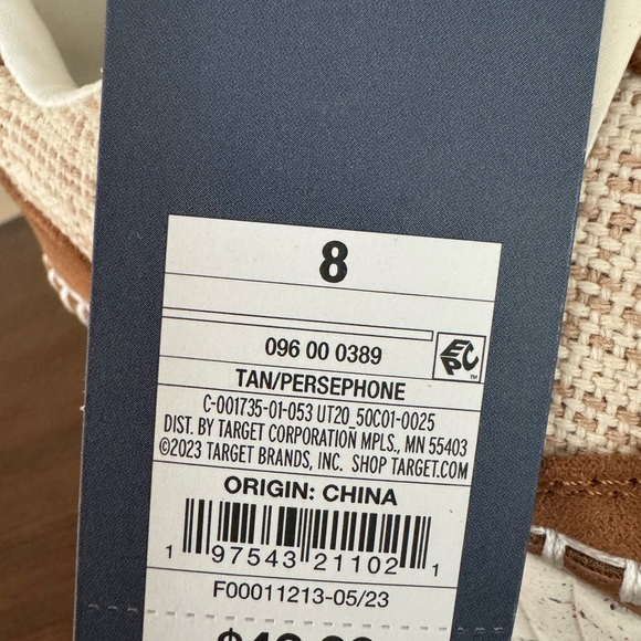 Universal thread women’s sneakers - Picture 4 of 6